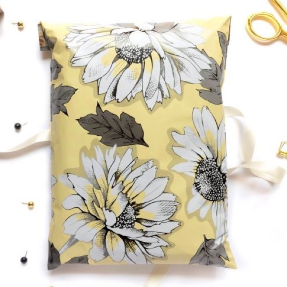 15 Floral Yellow Gray Mailers, 10X13”, BUY NOW PRICE